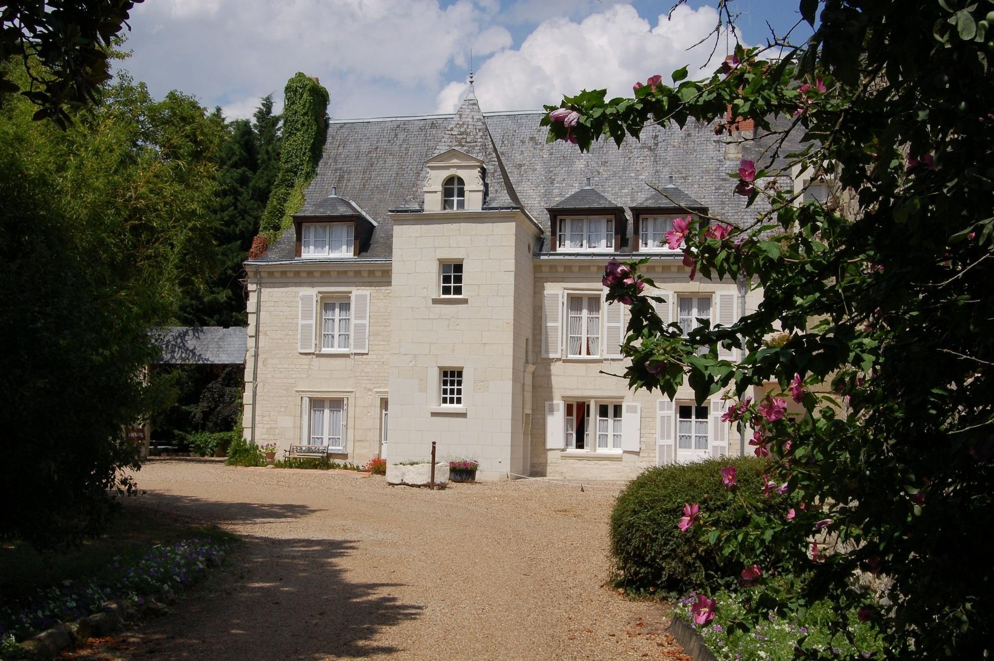 Logis Manoir De La Giraudiere Beaumont-en-Véron Exterior photo